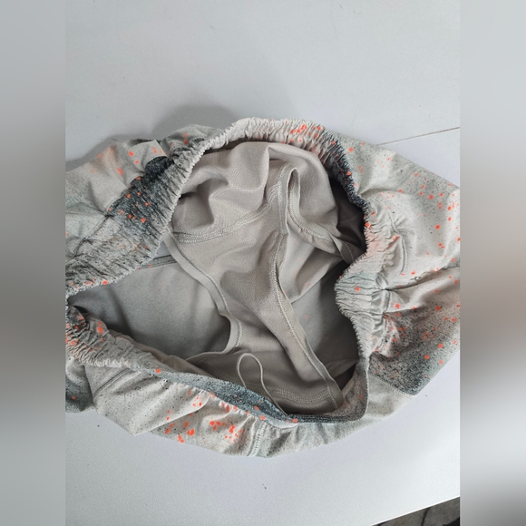 Lululemon Hotty Hot Low Rise Short 2.5" reflective - Picture 8 of 10